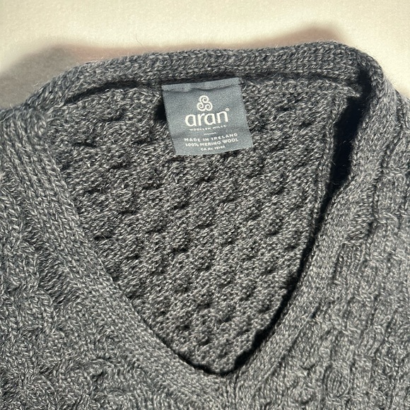 Aran Woollen Mills 100% Merino Wool Sweater Vest | Made in Ireland | Size L - Picture 3 of 6